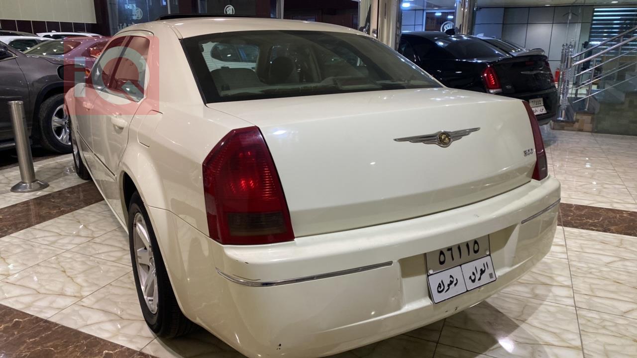كرايسلر 300